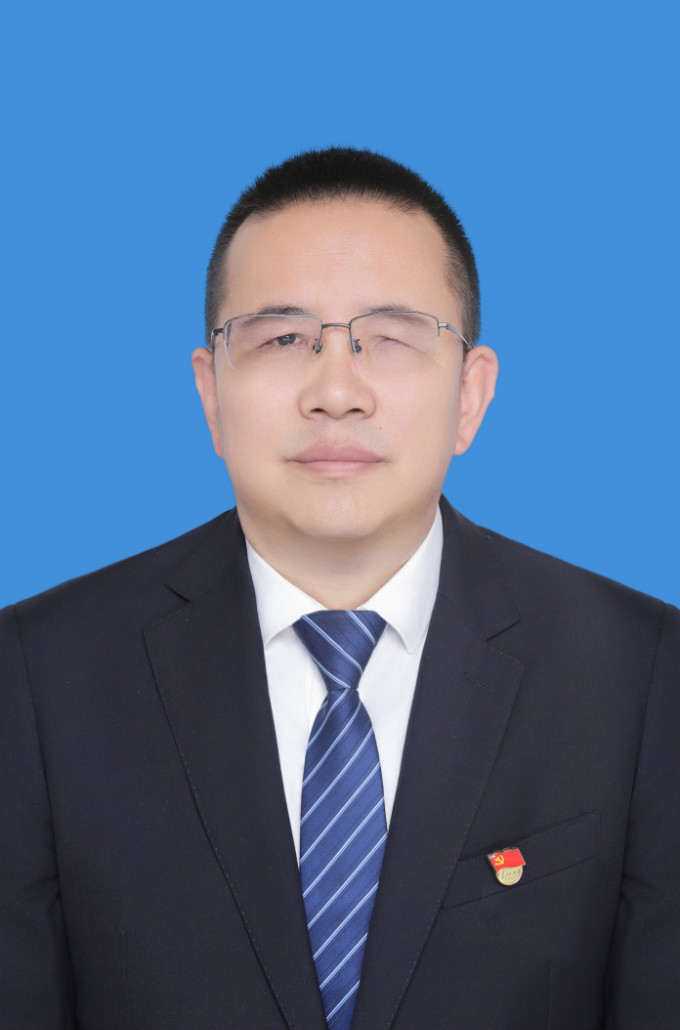 格桑羅布（黨委委員、副總經(jīng)理）